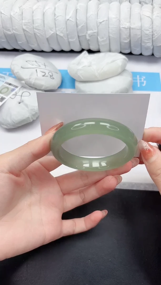 未镶嵌手镯石英质玉139-56.6DL*