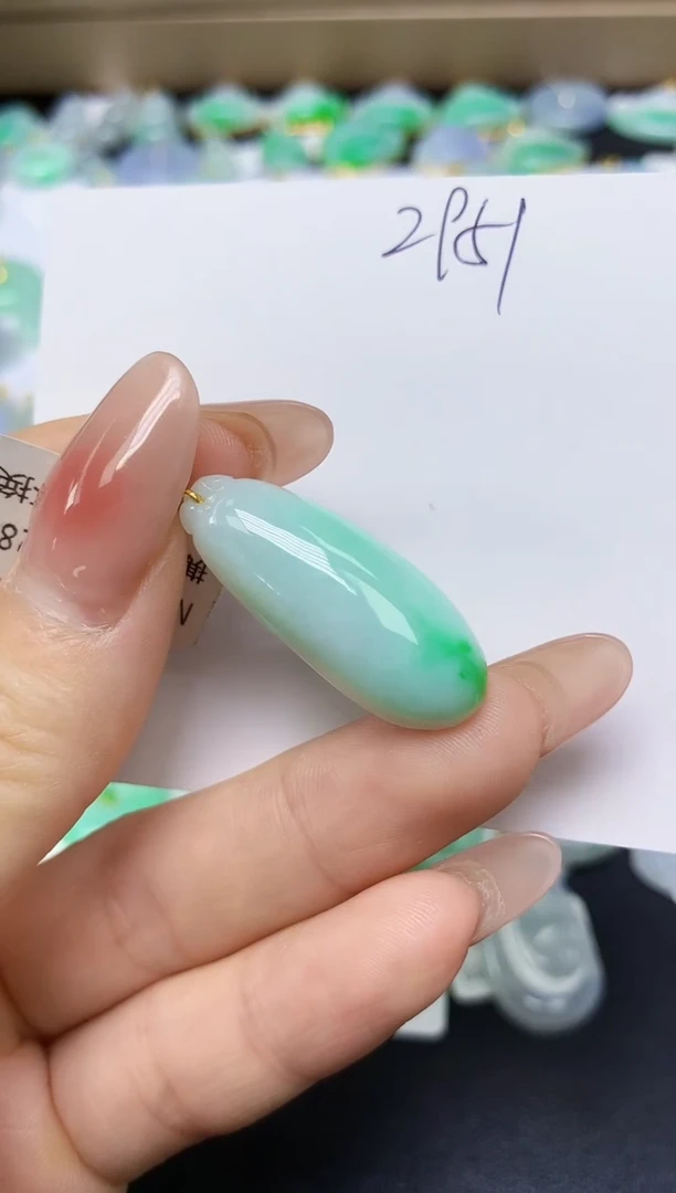 翡翠18K金镶嵌颈饰 天然缅甸翡翠A货