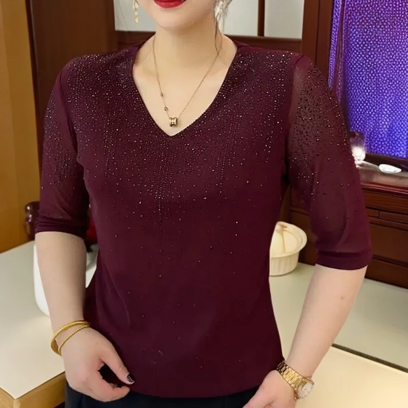 法式透气烫钻常规五分袖渐变V领洋气内搭薄款春秋夏季打底衫时尚
