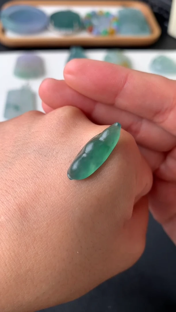 未镶嵌定制翡翠翡翠