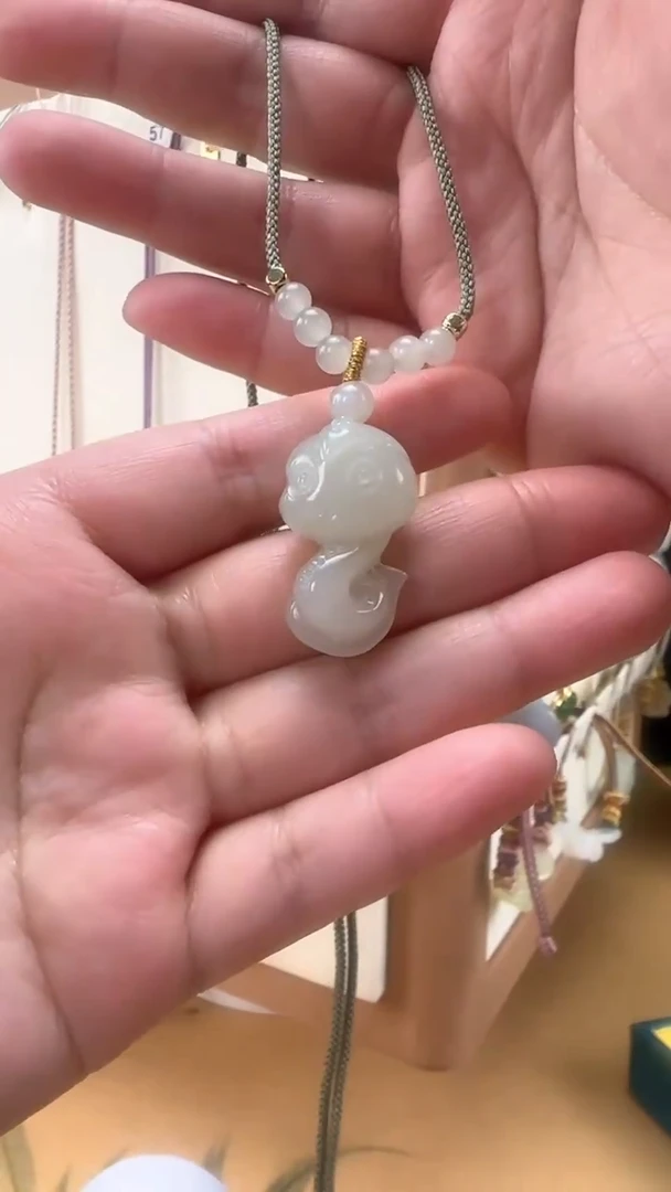 【闪购商品】和田玉颈饰未镶嵌小灵蛇吊坠