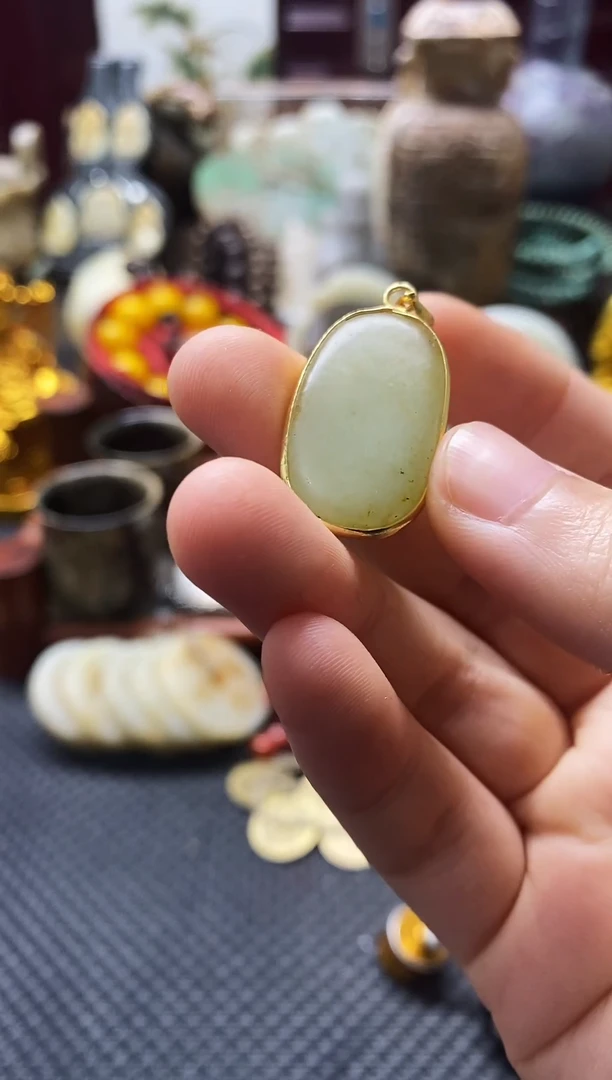 未镶嵌和田玉挂件1个