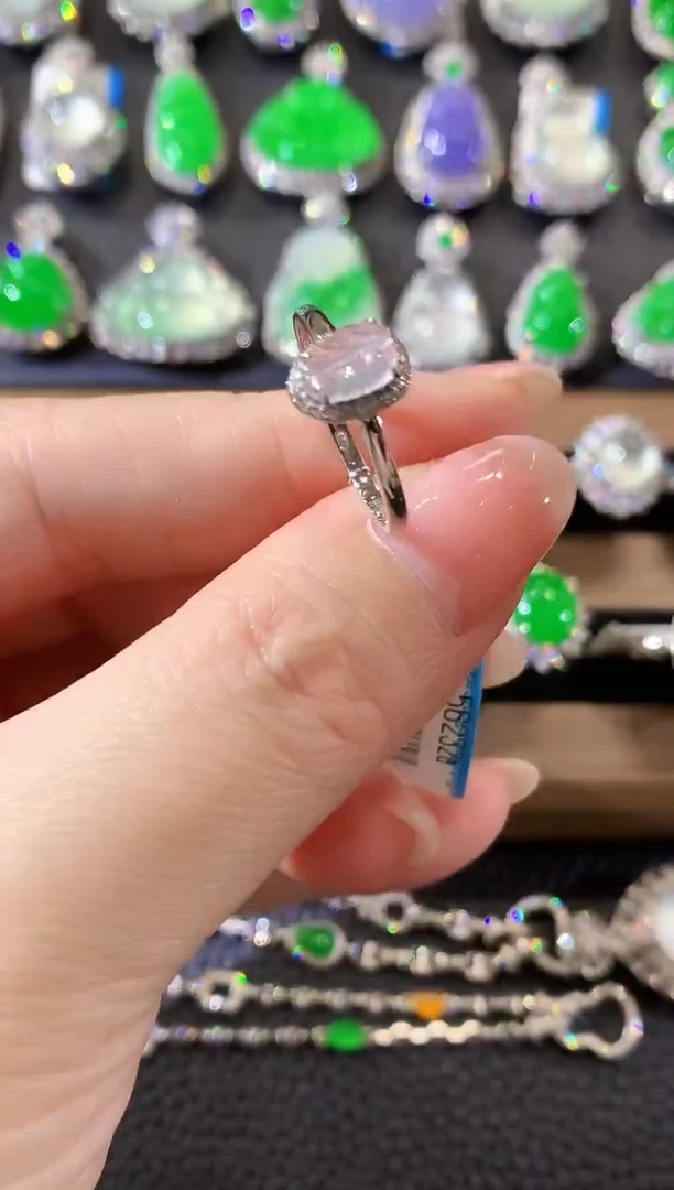 18K金镶嵌戒指翡翠A5