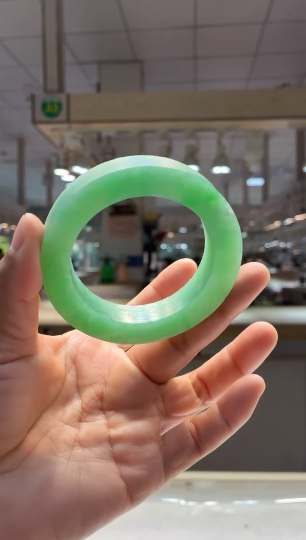 未镶嵌手镯定制翡翠54-55参考价大万定金一万