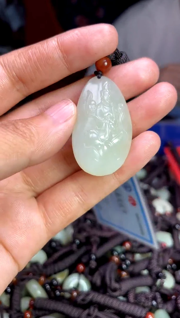 未镶嵌和田玉摆件1