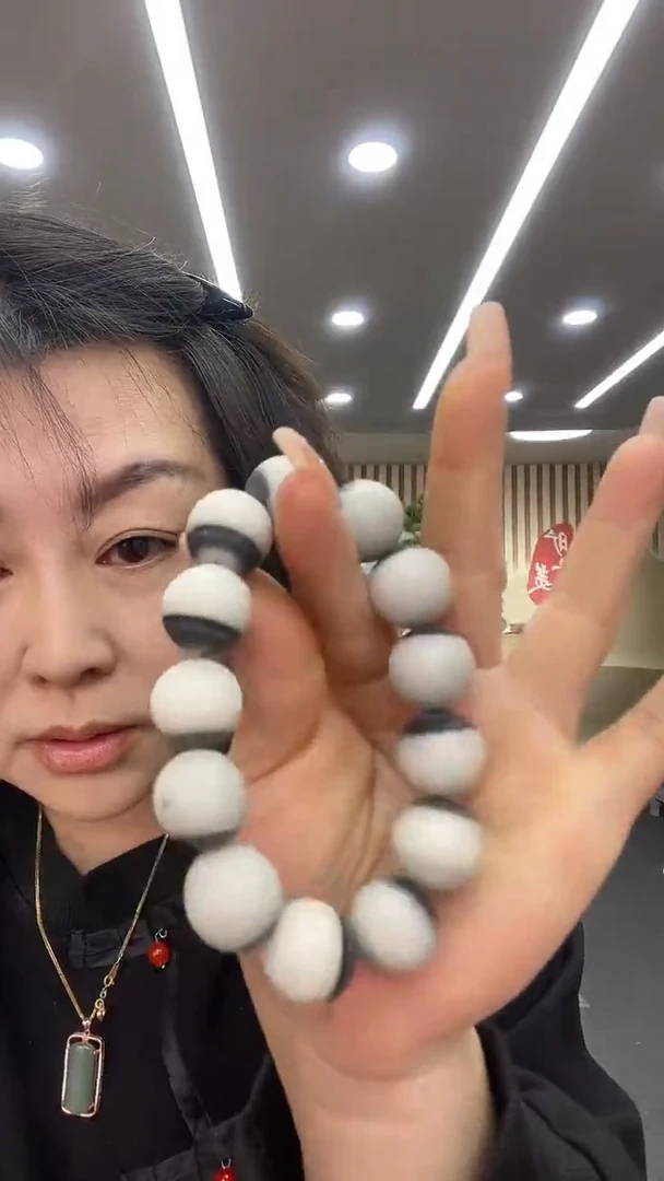 未镶嵌和田玉挂件手串