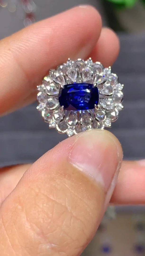 戒指蓝宝石18K金镶嵌2.06CT