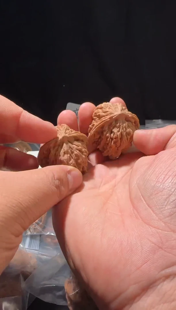 把件文玩核桃四座楼山地