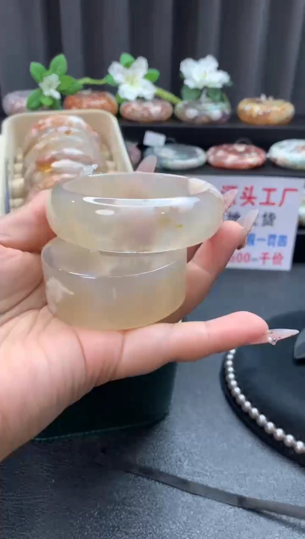 未镶嵌手镯石英质玉（55-56圈口）赠送镯心