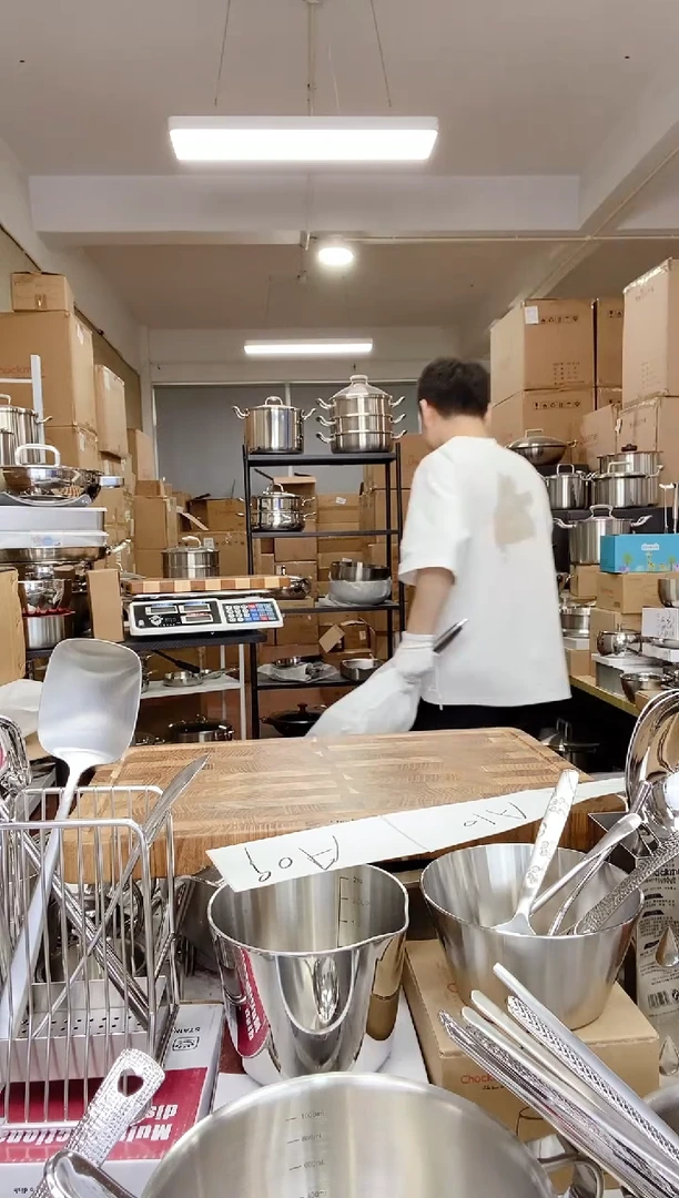 A09 微瑕小怪兽16cm镜光碟（使用）