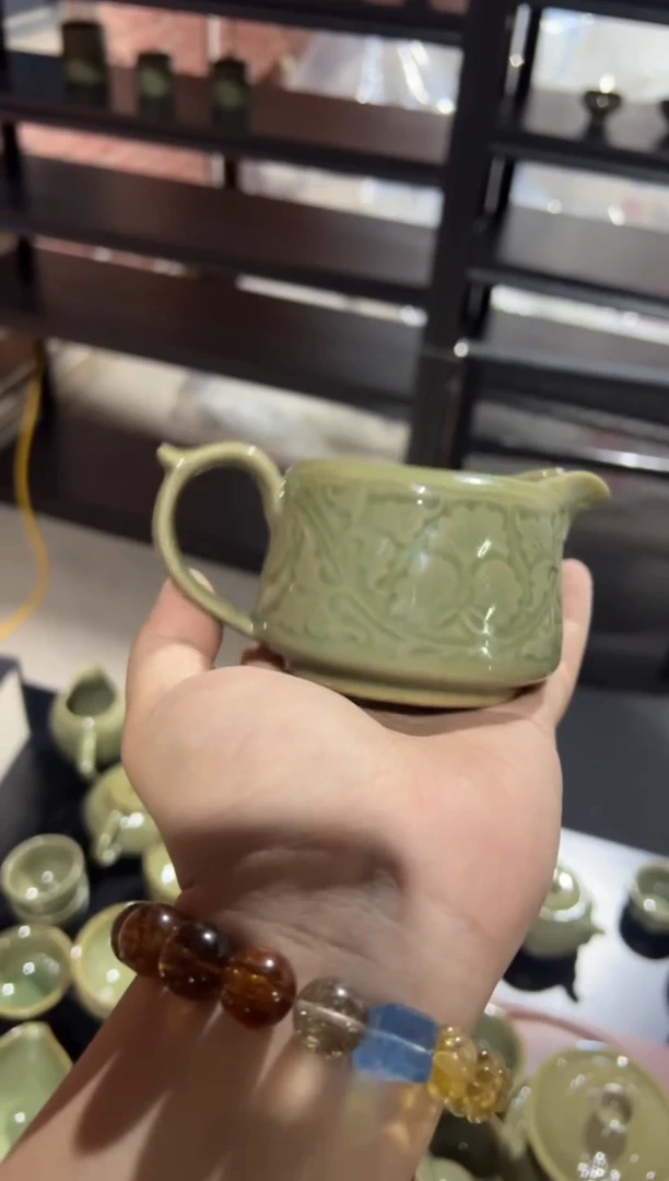 耀州窑牡丹纹公道杯一个