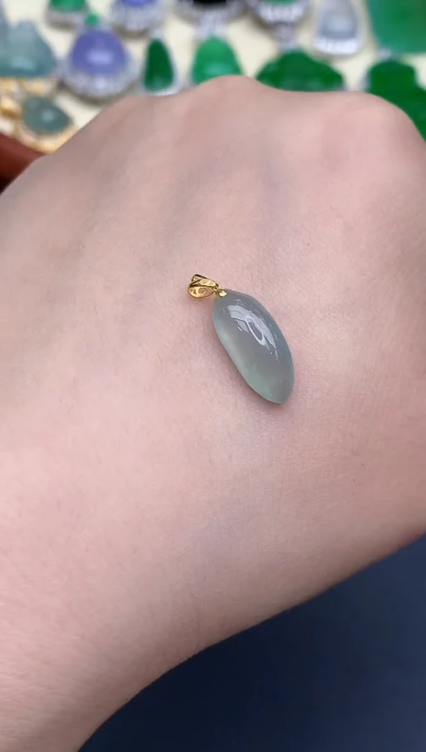 颈饰18K金镶嵌翡翠40-中国好珍宝