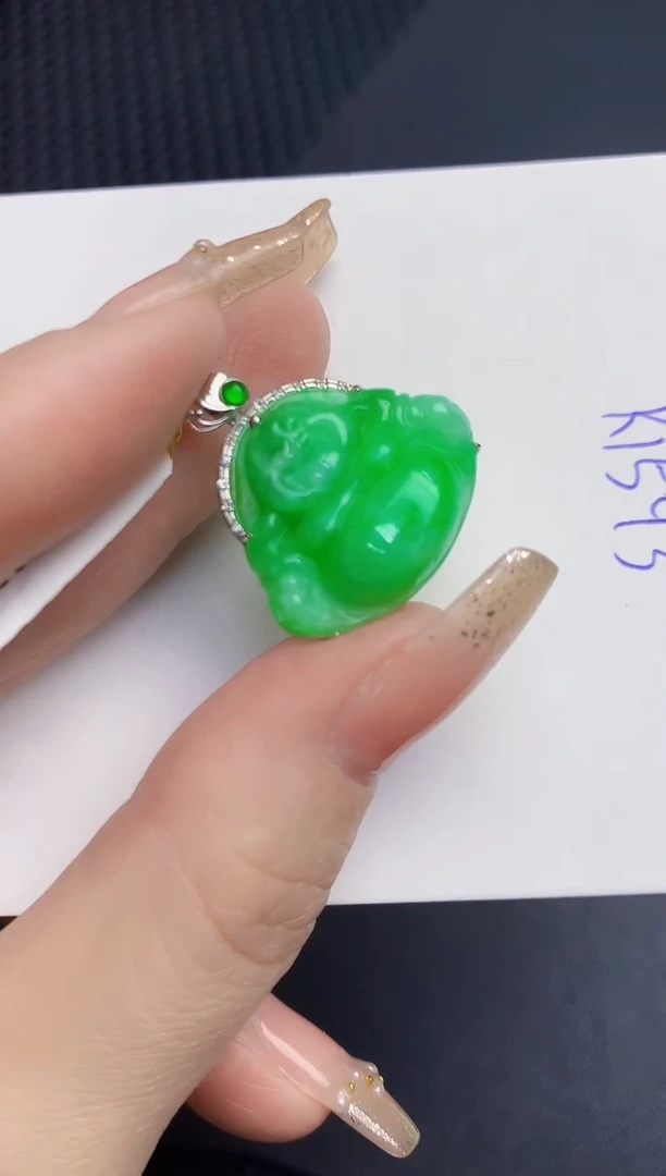 颈饰18K金镶嵌翡翠缅甸天然翡翠A货