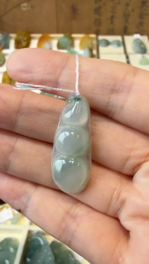 翡翠挂件未镶嵌A货翡翠多样性孤品