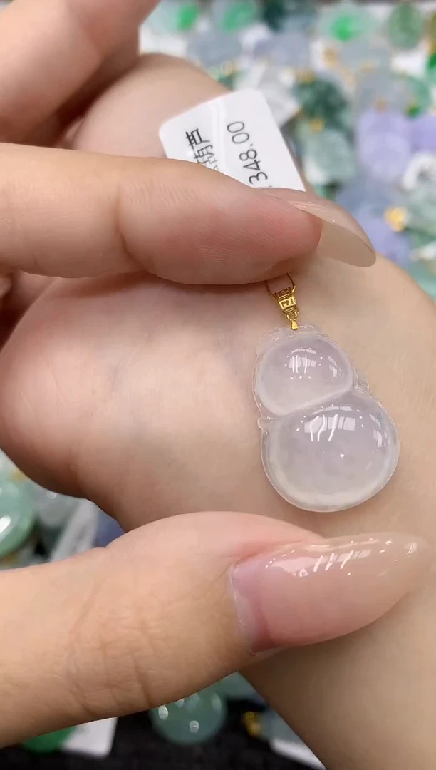 颈饰18K金镶嵌翡翠111111111111