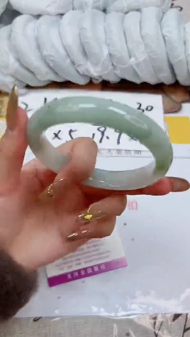 【闪购商品】石英质玉手镯未镶嵌K81-60.4