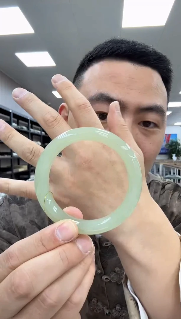 【闪购商品】和田玉手镯未镶嵌60  066