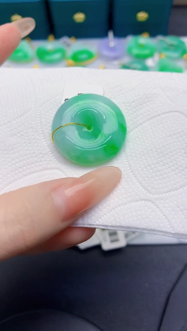 颈饰未镶嵌翡翠缅甸天然翡翠A货