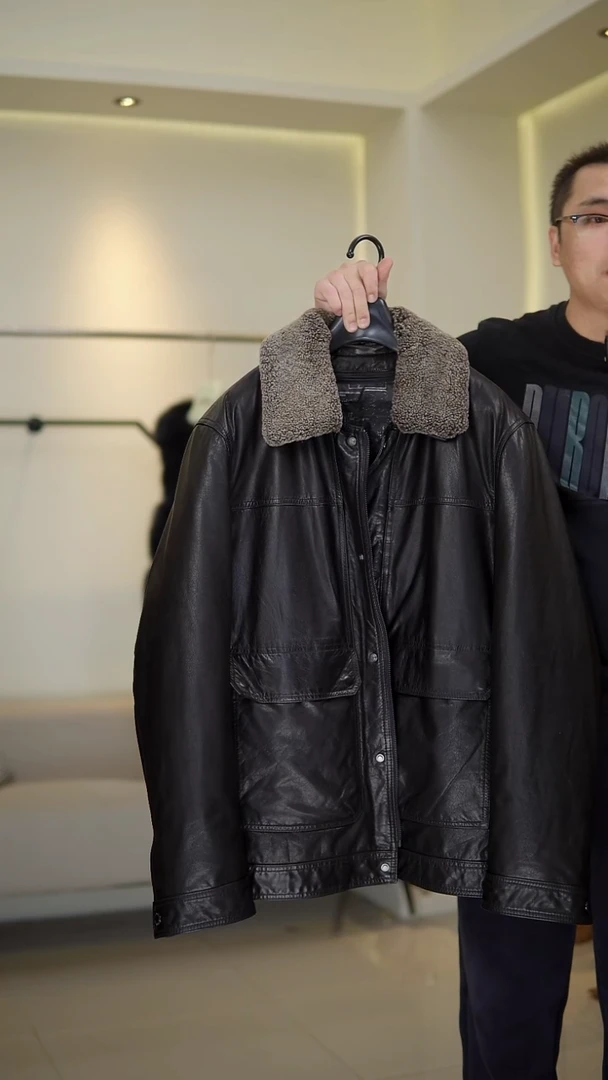 真皮头层牛皮羽绒服195斤，换深色，毛领5XL
