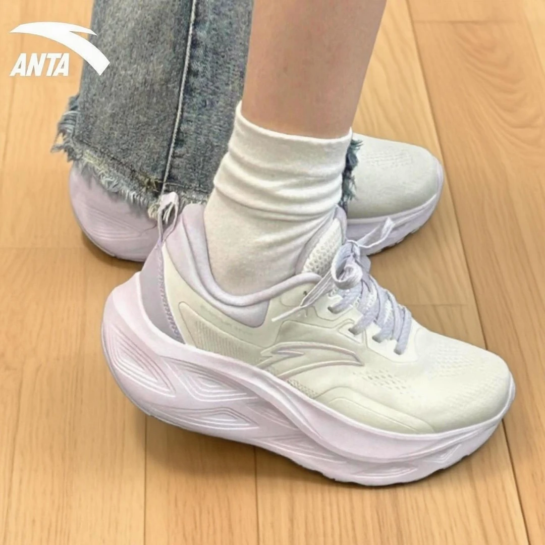 【安踏逸尘】秋冬新款软底运动鞋男女鞋户外休闲百搭革面情侣跑鞋