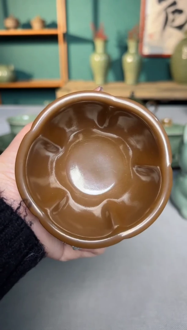 【闪购商品】其他耀州窑纯手工紫金釉葵口出筋花口杯