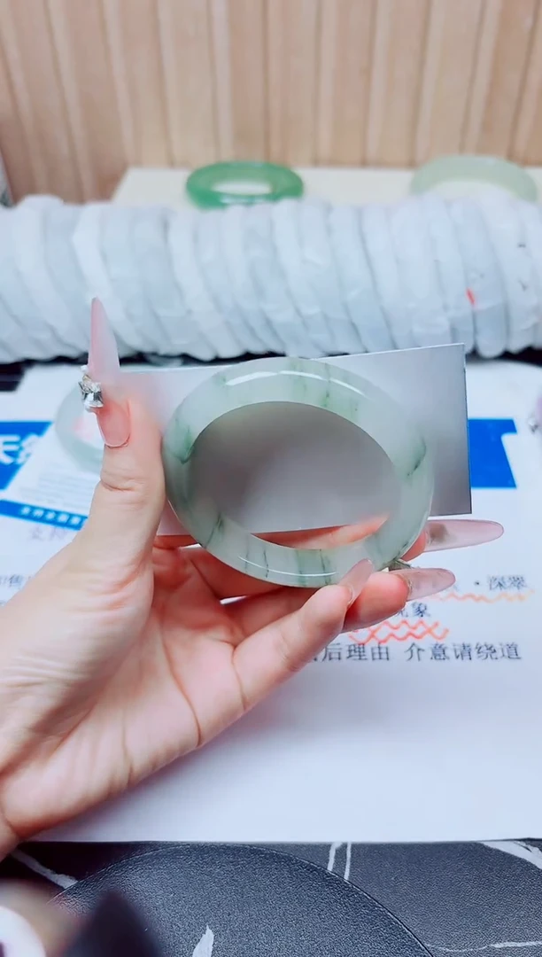 未镶嵌手镯石英质玉144/53.2