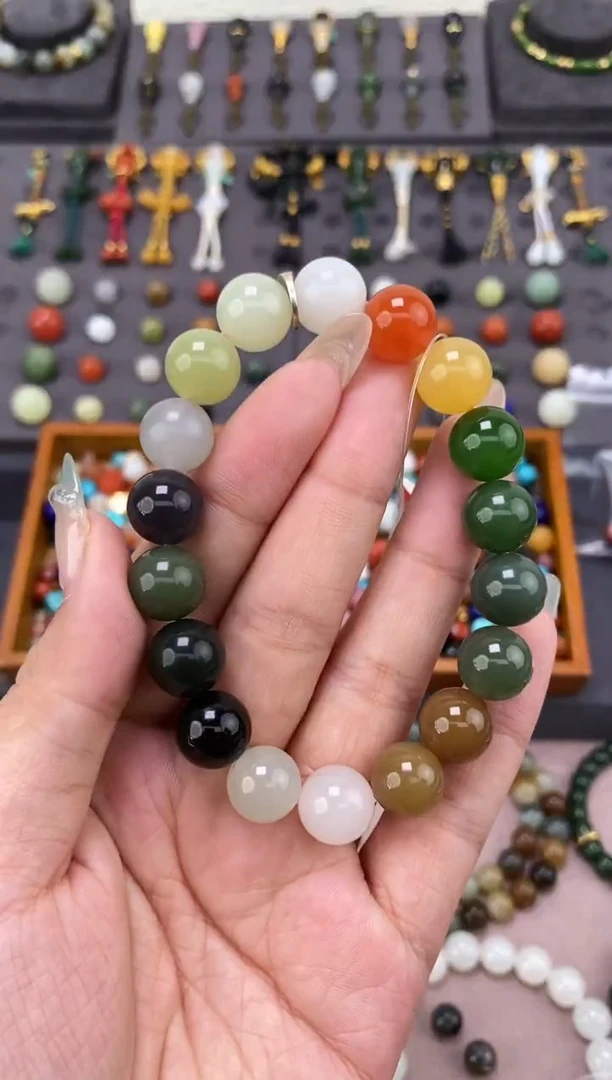 未镶嵌和田玉挂件12mm多宝圆珠手串