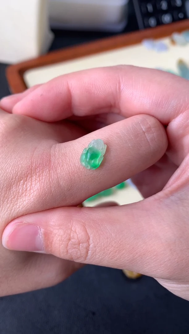 【闪购商品】定制翡翠未镶嵌翡翠