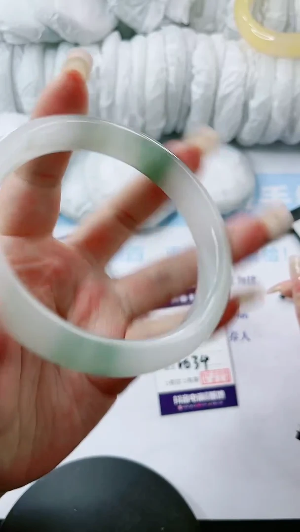 【闪购商品】石英质玉手镯未镶嵌多样性发货V634-63