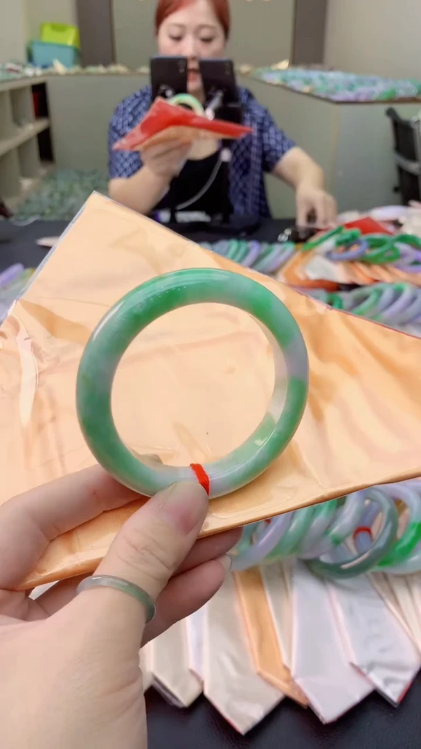 翡翠手镯未镶嵌0164075603