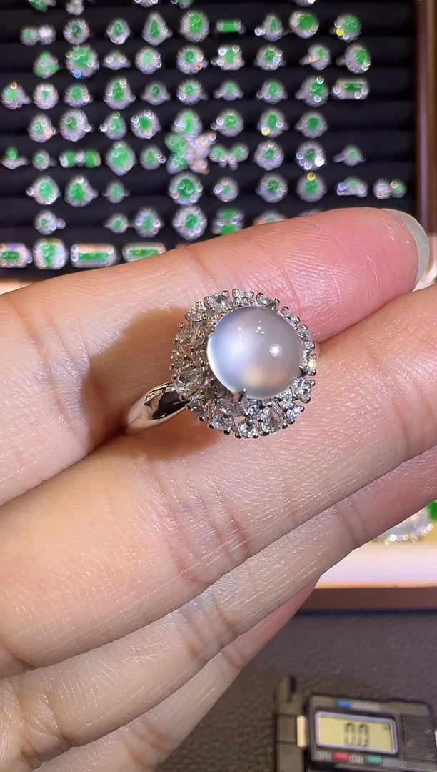 【闪购商品】翡翠戒指18K金镶嵌玻璃种蛋面不封底