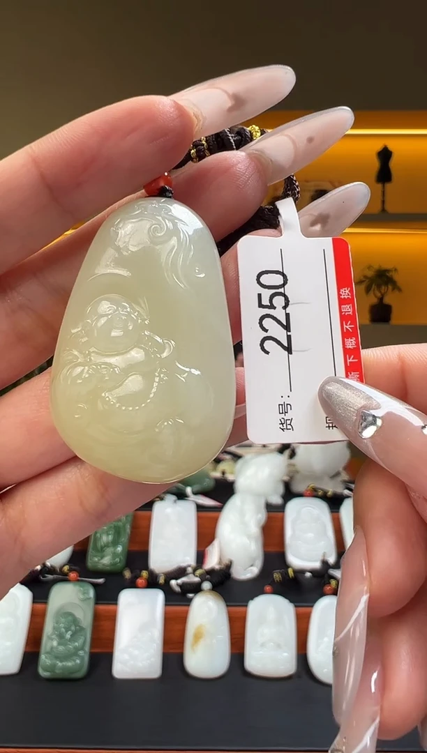 颈饰未镶嵌和田玉1