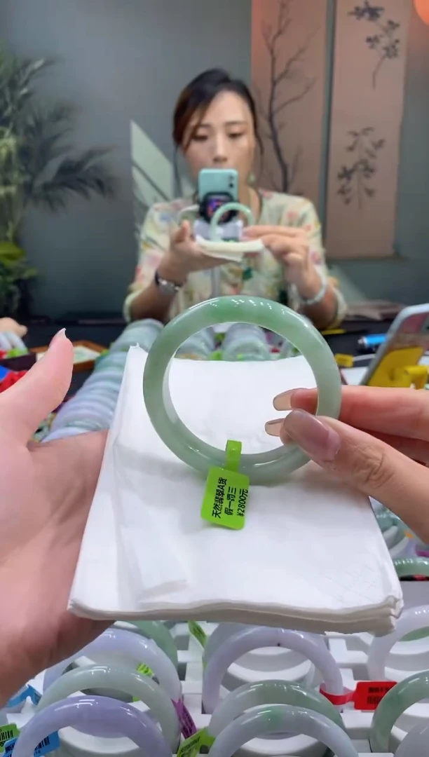 未镶嵌手镯翡翠000039389