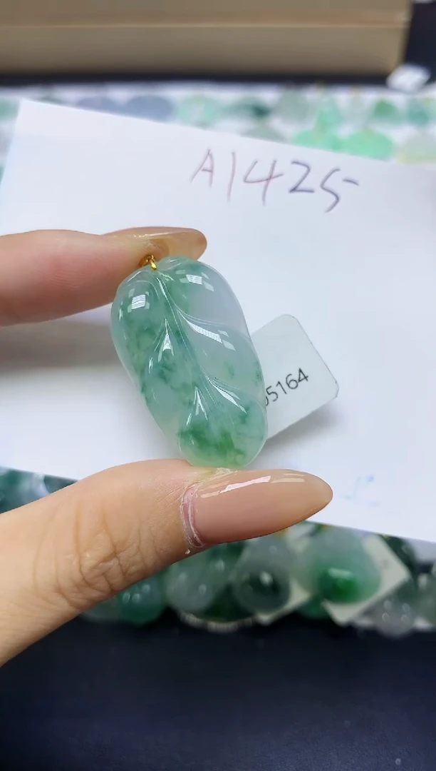 颈饰18K金镶嵌翡翠天然缅甸A货翡翠百元以上9元证书费自理