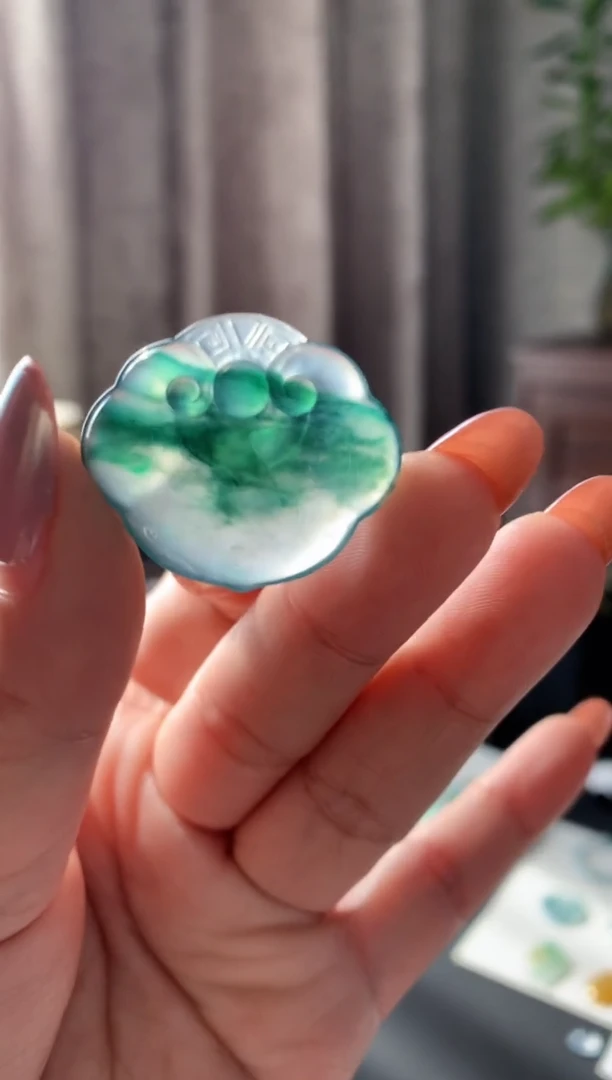 未镶嵌定制翡翠0685474105尺寸26.5*30.8*5.4