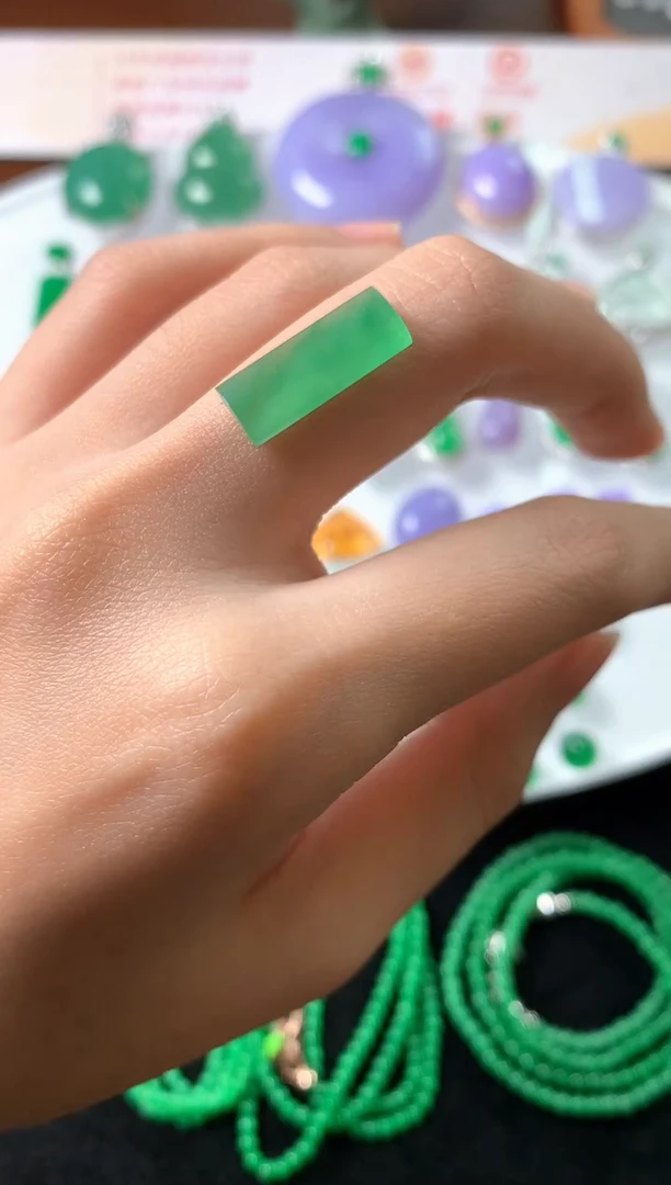 未镶嵌定制翡翠裸石（镶嵌定制）