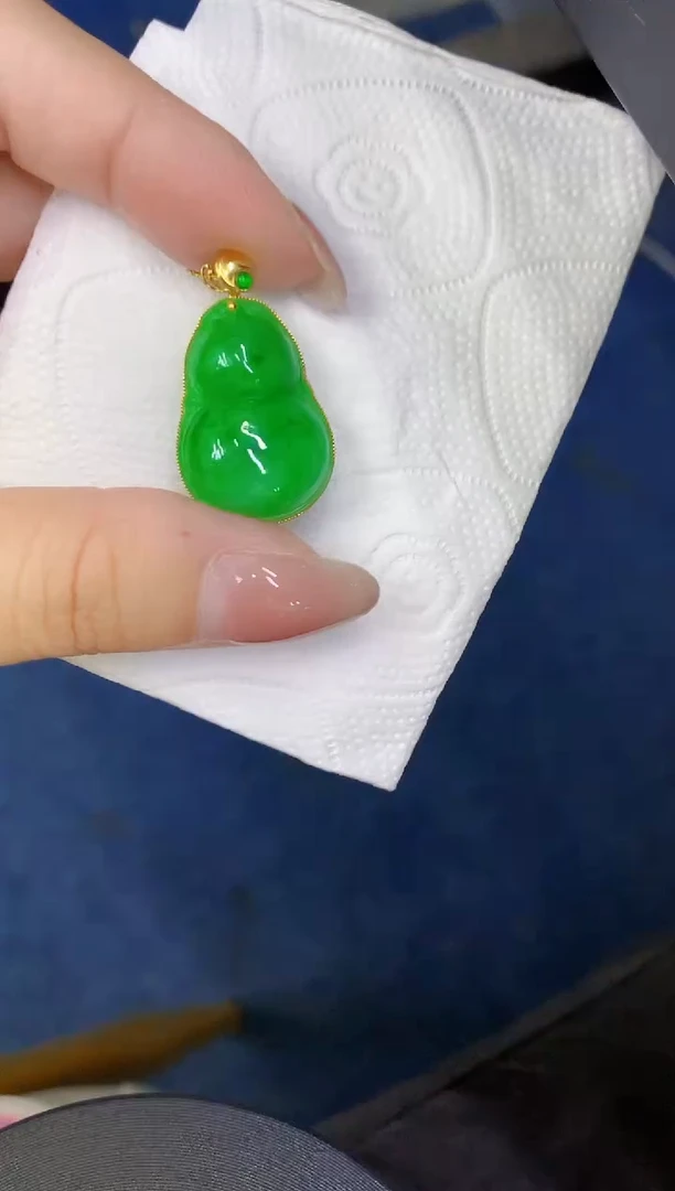 颈饰18K金镶嵌翡翠缅甸天然翡翠a货