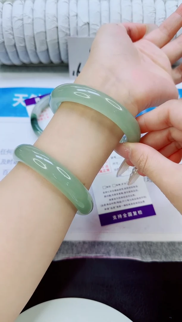 未镶嵌手镯石英质玉50/59.2