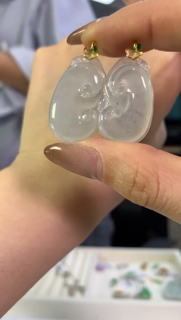 吊坠(不含链)18K金镶嵌翡翠如意多样性发货1件