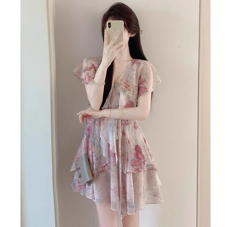 2025夏季新款度假风雪纺连衣裙女法式绑带碎花荷叶边不规则连衣裙