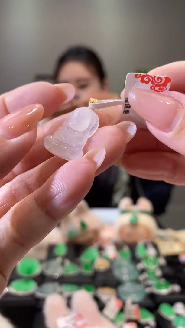 吊坠(不含链)18K金镶嵌翡翠宝宝佛