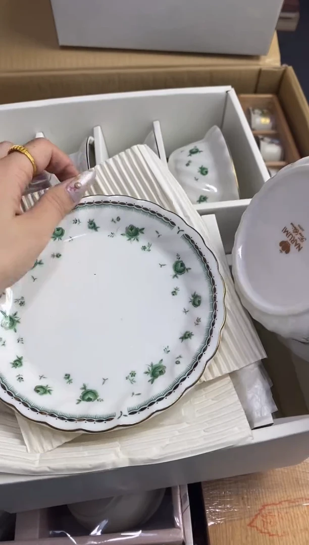 【闪购商品】瓷片隆莲瓷器欢迎大家