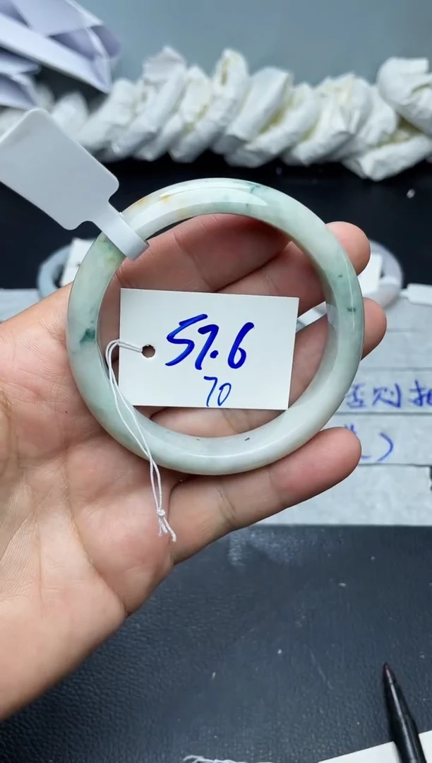 未镶嵌手镯翡翠70