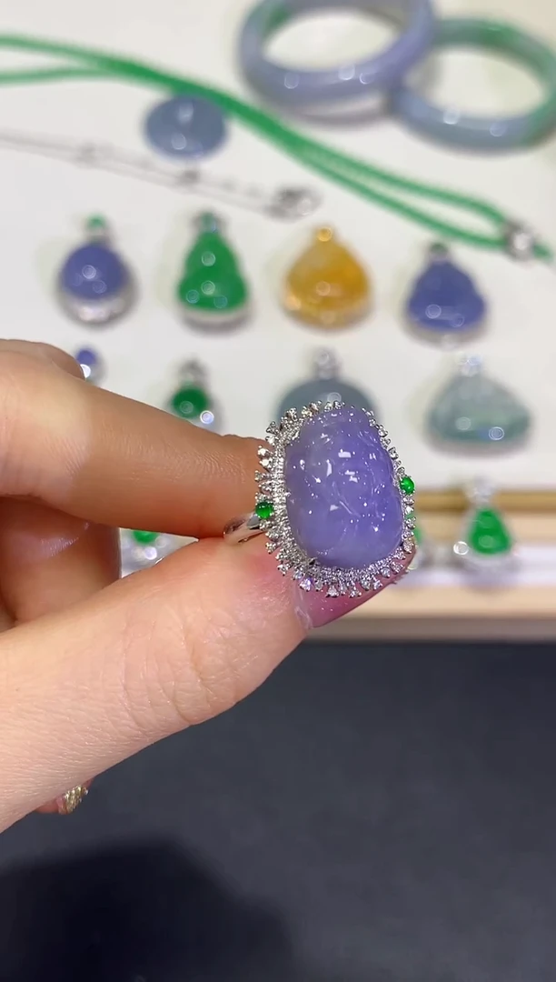 【闪购商品】翡翠颈饰18K金镶嵌团购9