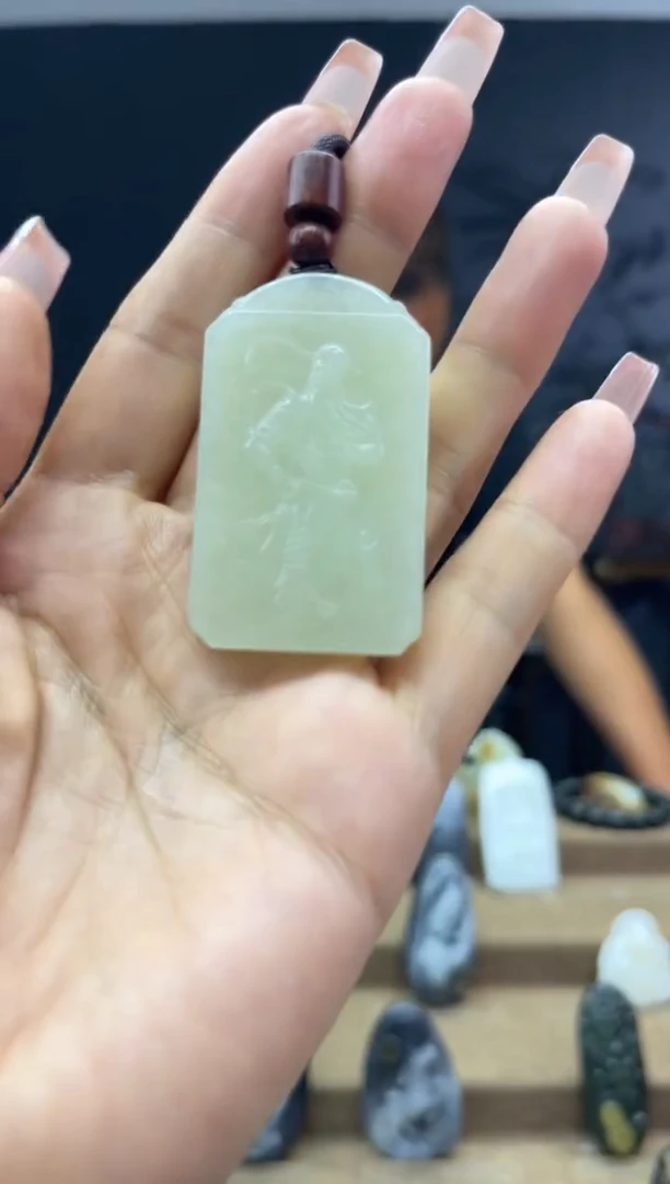 颈饰未镶嵌和田玉1