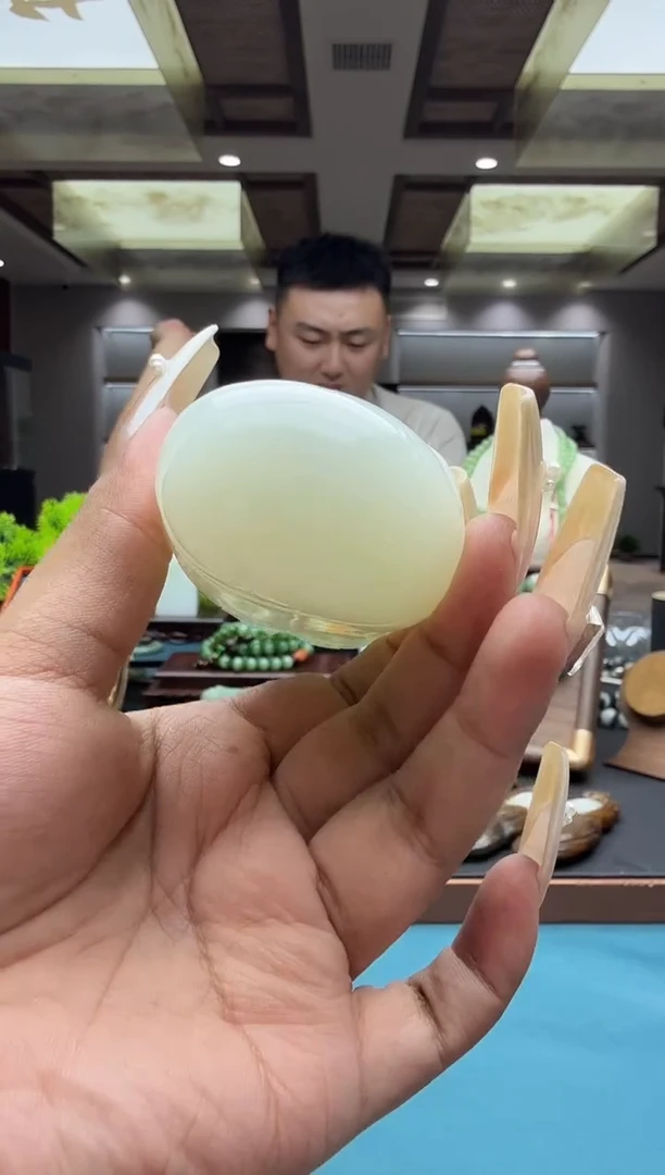 未镶嵌和田玉(子料)把件河*草1111
