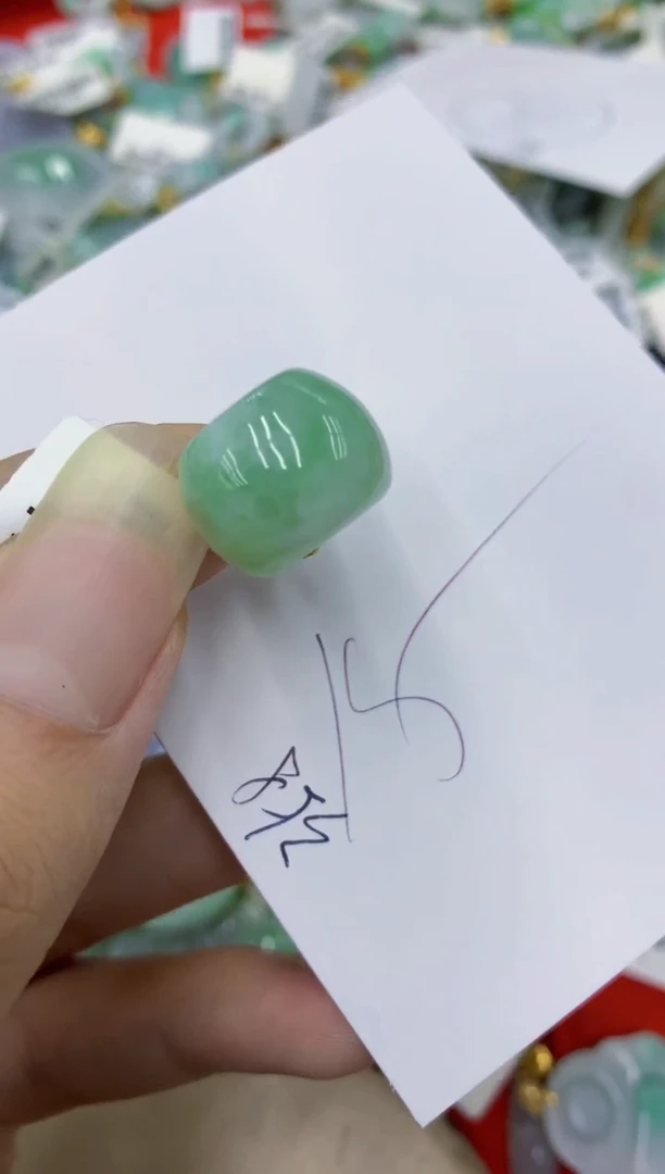 翡翠未镶嵌颈饰111111111111