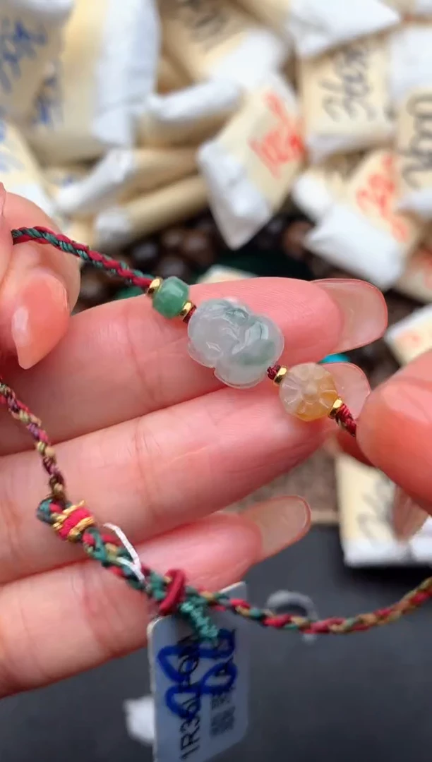 未镶嵌挂件翡翠1