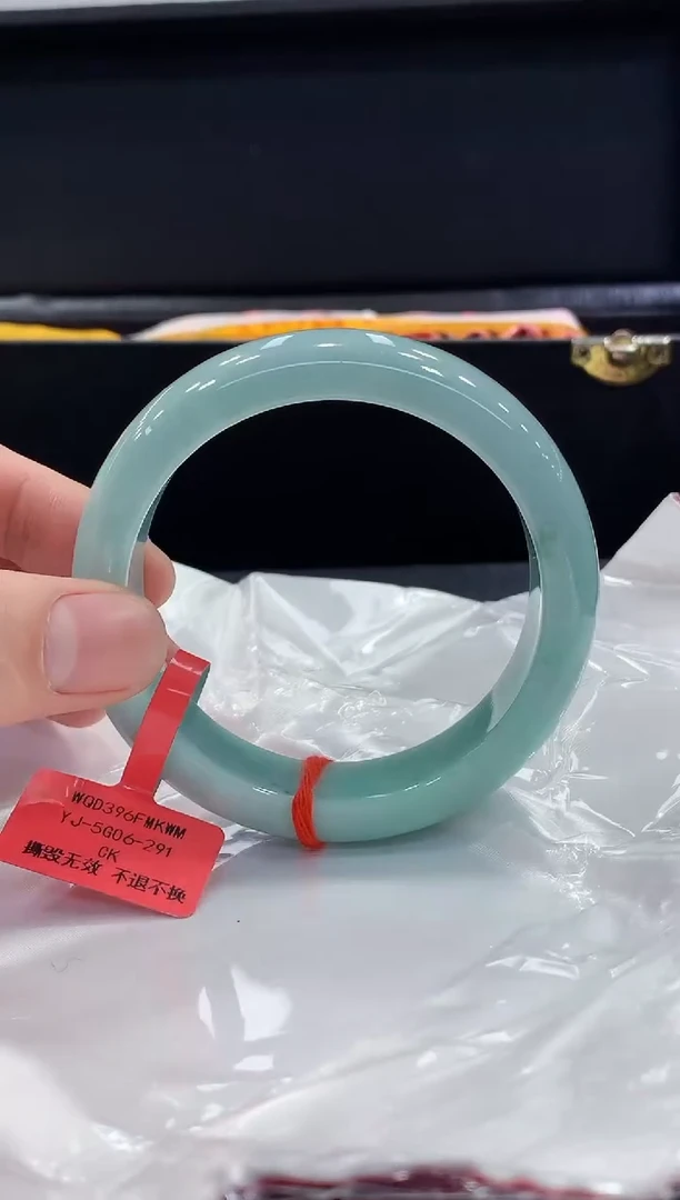 未镶嵌手镯翡翠翡翠手镯