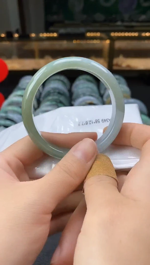 未镶嵌手镯翡翠冰胶卯水搭色12.6*7.7